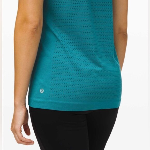 Lululemon Breeze By Short Sleeve Squad T-Shirt Perforated Ice Cave Aqua Blue 6 - Picture 4 of 16